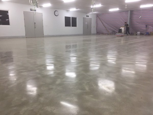 Thi công mài bóng sàn bê tông tín phát